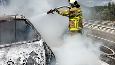 Araçta Başlayan Yangın Ormana Sıçradı