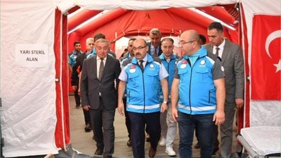 Vali Ustaoğlu Mobil Hastaneyi Yerinde İnceledi