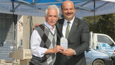 Başkan Lapanta Esnafı Plaketle Ödüllendirdi!