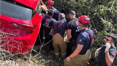 Balıkesir'de Otomobil Şarampole Uçtu!