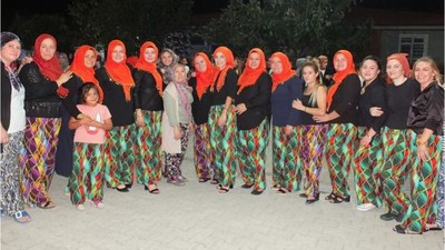 Şalvarını Giyen Balıkesir'de Eğlenceye Koştu