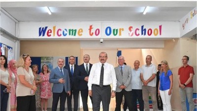 Vali Ustaoğlu Okul Koridorlarında!