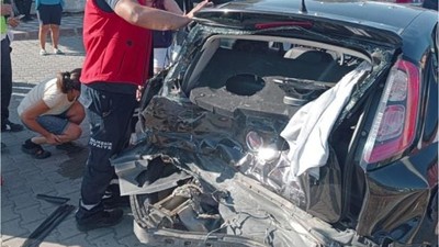 Balıkesir'de Can Pazarı! 3 Araç Birbirine Girdi!