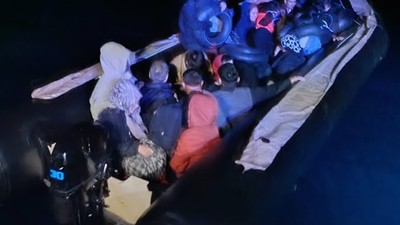 Ayvalık Açıklarında 21 Düzensiz Göçmen Yakalandı