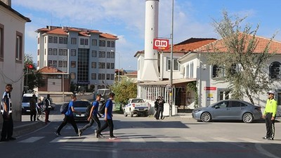 İvrindi'de Yaya Güvenliği İçin Nöbet Tutuldu