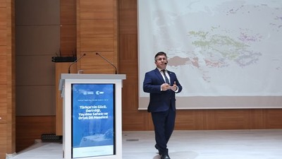 Prof. Dr. Yücel Oğurlu'dan Türkçe ve Ortak Dil Konferansı