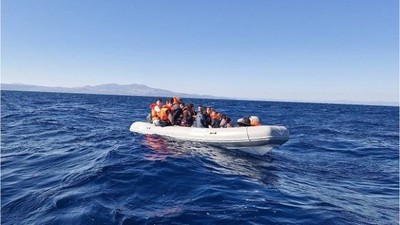 Ayvalık Açıklarında 28 Düzensiz Göçmen Yakalandı