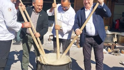 Başkan Ertaş, Kazanın Başına Geçti Keşkek Dövdü