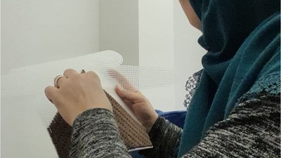 Evde Çanta Örerek Aile Ekonomisine Destek Oluyorlar