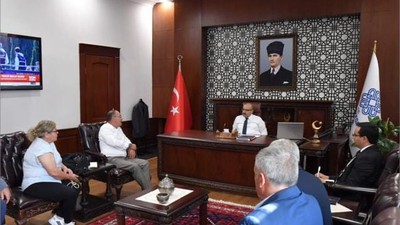 Vali Ustaoğlu'ndan "Muhtar Saati "