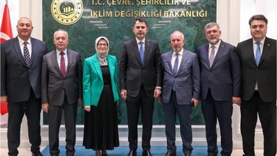 Balıkesirli Belediye Başkanları Bakan Kurum'la Görüştü