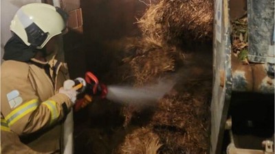 İvrindi’de Ahır Yangını!