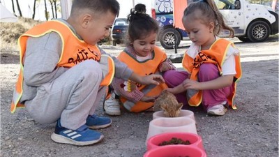 Anaokulu Öğrencileri Sokak Hayvanlarını Unutmadı