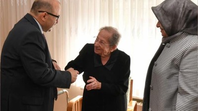 Vali Ustaoğlu 101 Yaşındaki Çınara Bakın Ne Dedi