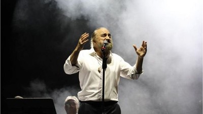 15 Bin Kişi Volkan Konak'ı İzledi