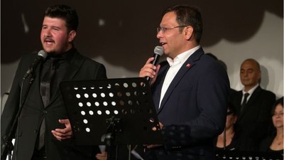 Başkan Sak’tan Konserde Türkü Sürprizi