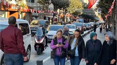Hava Rüzgarlı Sokaklar Cıvıl Cıvıl