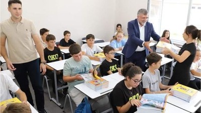Kepsut Belediyesi'nden Gençlere Ücretsiz Kitap Seti