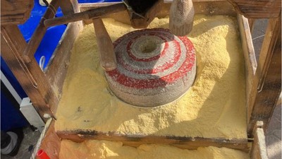 Mısır Öğüttüler Galeta Yaptılar