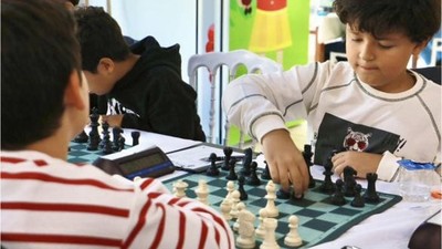 Burhaniye'de Zihinler Savaşıyor! Turnuva Başladı