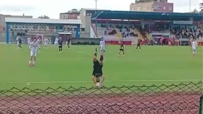 1966 Edremitspor’dan Tarihe Geçecek Taç Atışı Golü!