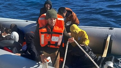 Ayvalık Açıklarında 18 Düzensiz Göçmen Kurtarıldı