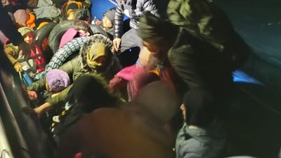 Ayvalık Açıklarında Göçmen Operasyonu, 35 Kişi Yakalandı