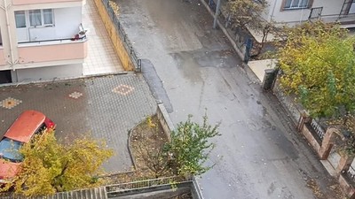 Balıkesir’de Yağmur Ara Sokakları Boşalttı