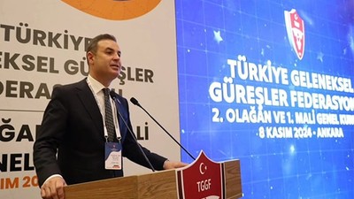 Başkan Ahmet Akın, Yağlı Güreş Birliği Genel Kuruluna Katıldı