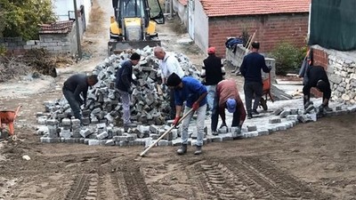 Bigadiç'te Parke Taşıyla Dayanıklı Yol Çalışması