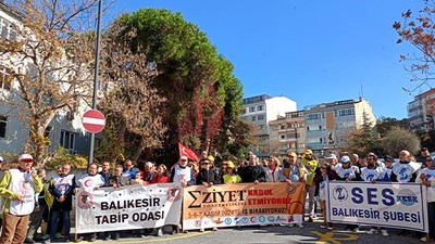 Sağlık Çalışanları Performans Yönetmeliğine Karşı Ayakta