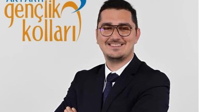 Ak Parti Gençlik Kolları Başkanı Görevini Devrediyor!