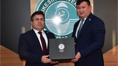 Kazakistan Başkonsolosu BAÜN'de