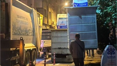 Altıeylül'de Eskiyen Çöp Konteyneri Yenilendi