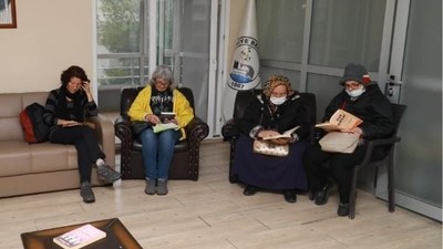 Burhaniye'de Kitap Sohbetleri Başladı