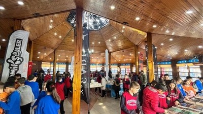 Bigadiç Belediyesi Kitap Sevgisini Aşılıyor