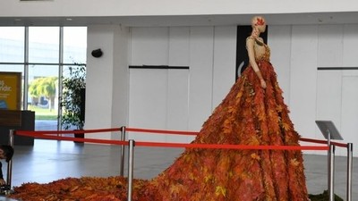 Balıkesirli Kadınlar 10 Bin Yapraklı Gelinlikle Dikkat Çekti