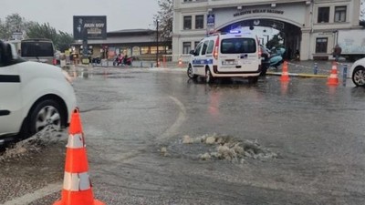 Yağmur Her Şeyi Sürükledi! Yollar Göle Döndü!