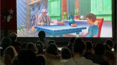 Başkan Lapanta Çocuklarla Film İzledi