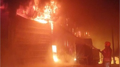 Balıkesir'de Alevler Yükseldi! Fabrika Küle Döndü