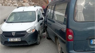 Edremit Çevre Yolunda Kaza! Sürücü Araca Sıkıştı
