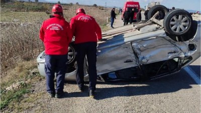 Manyas'ta Korkutan Kaza! Otomobil Hurdaya Döndü
