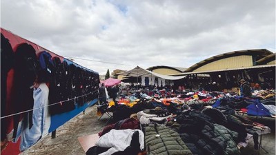 Bit Pazarında Tezgahlar Parka Doğru Taştı