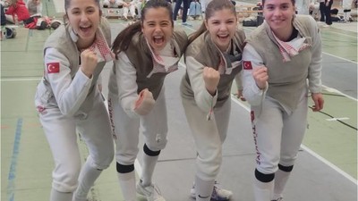 Balıkesir'in Kadın Flöre Takımı Avrupa’da Şampiyon!