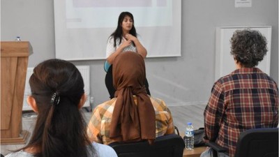 Kadınlar Edremit'te Öğreniyor Evlerinde Gençleşiyor
