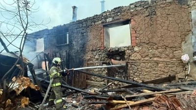 Bigadiç'te Çıkan Yangında 4 Ev Kül Oldu