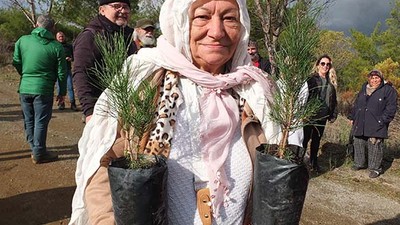 83 Yaşında Fidanla Geleceğe Köprü Kurdu