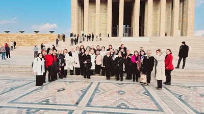 Balıkesirli Kadın Muhtarlar'dan Anıtkabir ve TBMM’de Tarihi Ziyaret