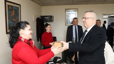 Başkan Ertaş’tan Belediye Personeline Yeni Yıl Ziyareti