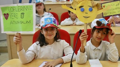 Burhaniye Belediyesi'nden Öğrencilere Çevre Bilinci Toplantısı